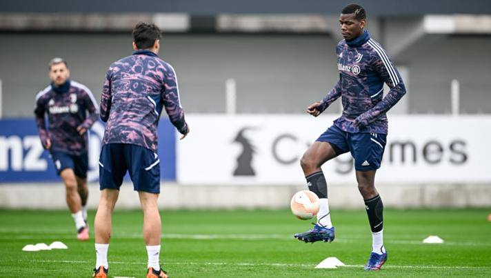 La Gazzetta dello Sport melaporkan, Pogba dan Bonucci telah bergabung dengan tim untuk sesi latihan.