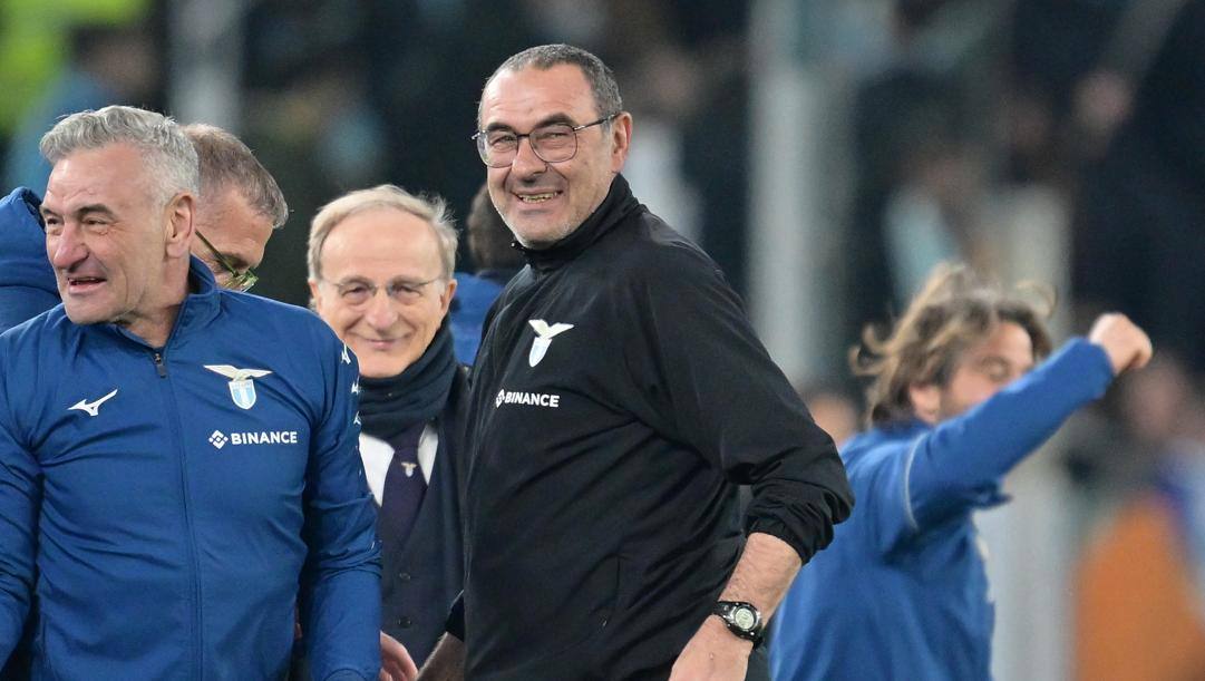 Il sorriso di Maurizio Sarri, 64 anni, dopo la vittoria sulla Juve. Lapresse 