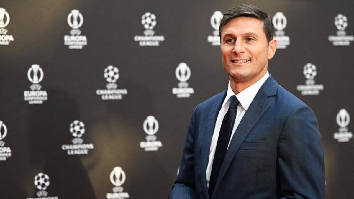 Zanetti: «Con el Benfica es una gran oportunidad. Es difícil explicar el rendimiento en la Serie A y Lukaku…» Zanetti: «Con el Benfica es una gran oportunidad. Es difícil explicar el rendimiento en la Serie A y Lukaku…»