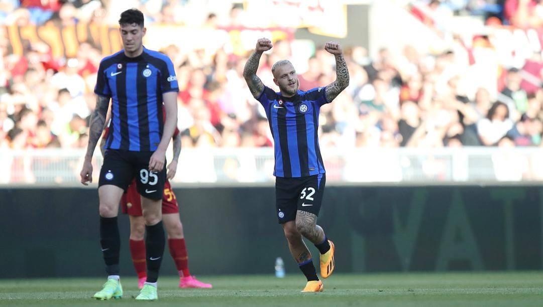 Federico Dimarco, 25 anni, esulta per il gol del vantaggio. Getty Images 