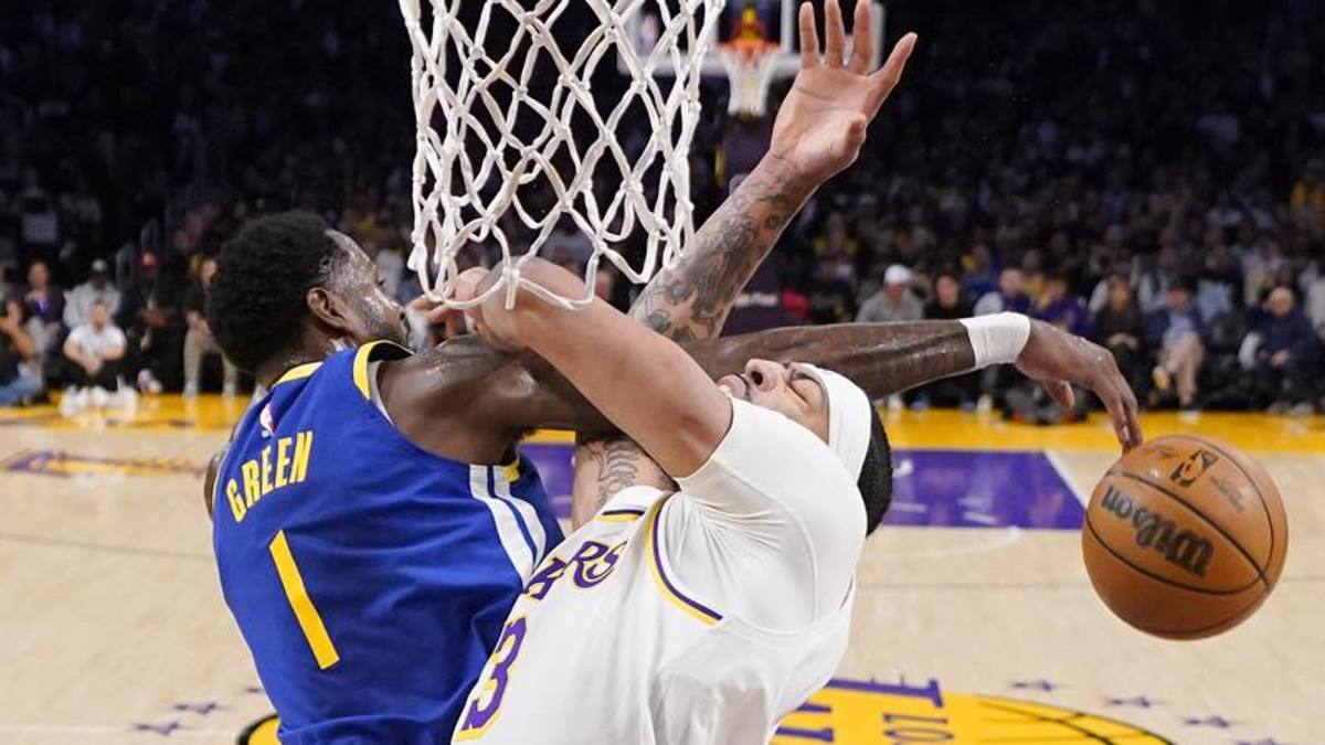 Los Angeles Lakers Dominate Golden State Warriors in Game 3, Miami Heat Overcome New York Knicks in Game 3: NBA Playoff Updates