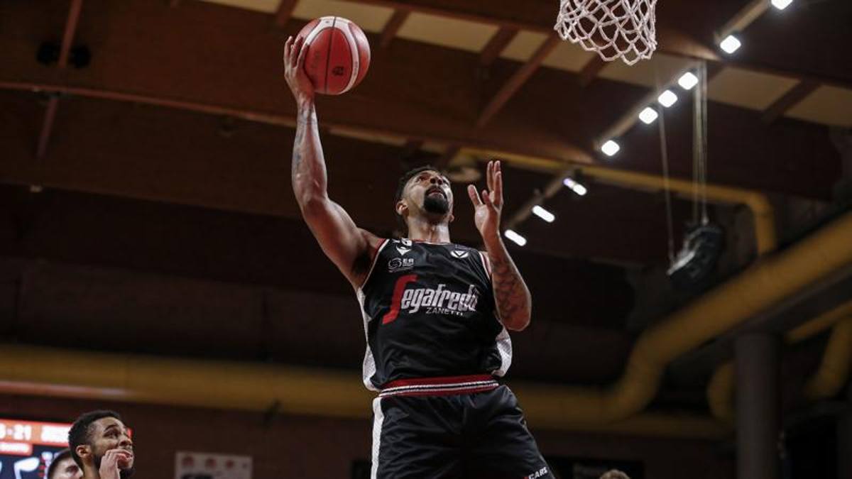 Basketball, tournament semi-finals: Virtus Bologna beat Tortona