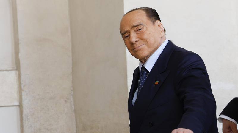 Berlusconi parla dopo il ricovero: “Mai avuto paura e non ho mai smesso di lavorare”