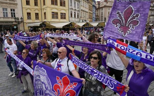 Scontri Fiorentina West Ham Un Tifoso Viola Fermato La Gazzetta Dello Sport 