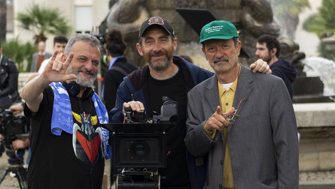 Rocco Papaleo con i Manetti Bros. sul set di "U.S. Palmese" a Palmi, in Calabria. Foto Nicole Manetti 
