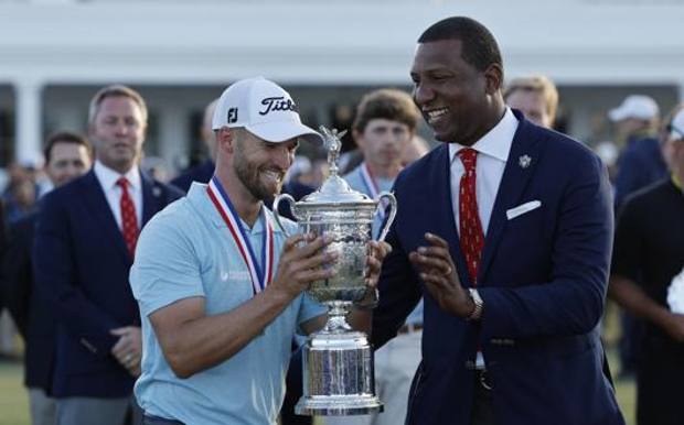 Clark col trofeo dell&rsquo;Us Open. Epa 