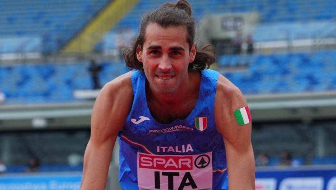 Gianmarco Tamberi festeggia il successo nel salto in alto agli Europei a squadre 