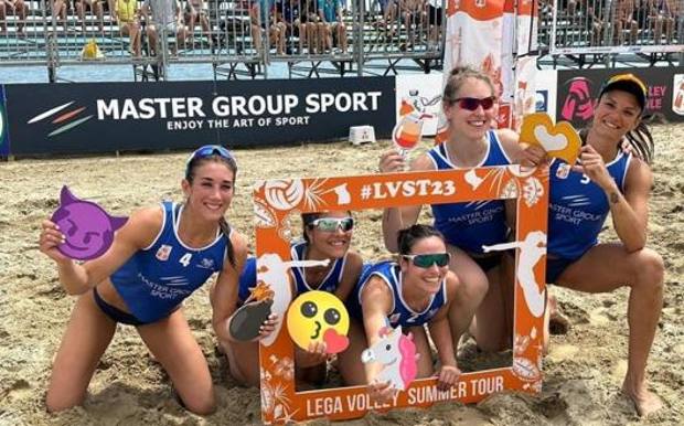 Il Vero Volley con Beatrice Negretti al centro festeggia la prima vittoria. Legavolley 