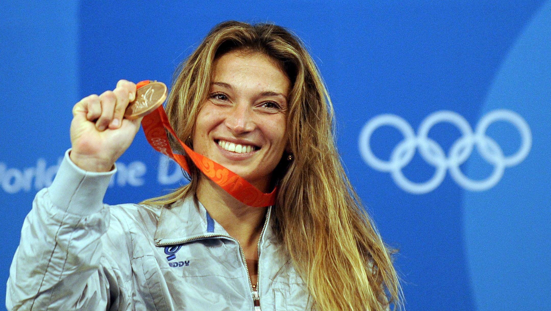 Margherita Granbassi col bronzo  a Pechino 2008 EPA 