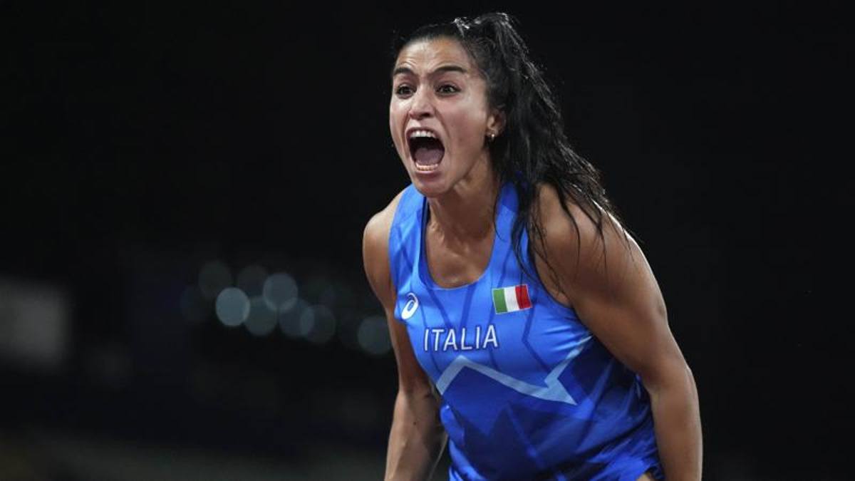 Chiari’s Blue Triumph: Italian Record Holder Shines with Olympic Pass at Galà dei Castelli in Bellinzona