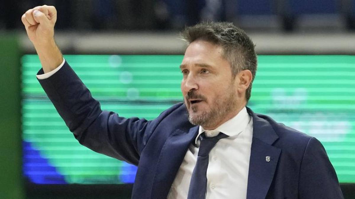 Italian Coach Gianmarco Pozzecco Becomes New Coach of Villeurbanne, Debuting in Euroleague Against Virtus Bologna