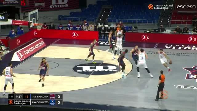 Polonara strepitoso, ma l'Efes passa all'overtime 111-101