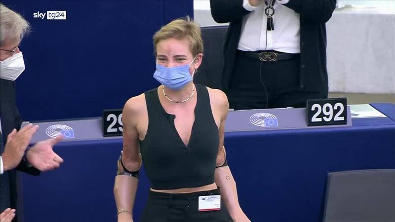 VIDEO Bebe Vio, standing ovation al Parlamento europeo- Video Gazzetta.it