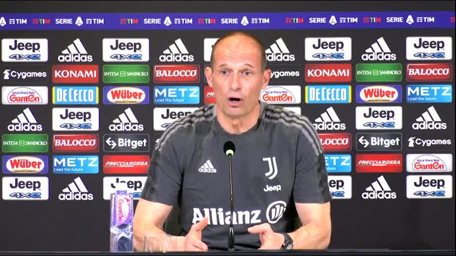 Allegri scherza col giornalista su Dybala: risate in conferenza