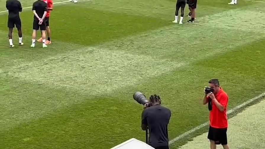 Milan, Leao è carico per la sfida al Wolfsberger, ma sul rinnovo nessun passo avanti