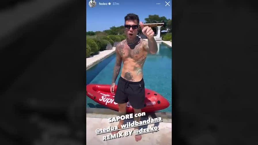 Fedez e Chiara Ferragni, giochi hot in barca durante la vacanza in