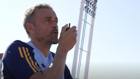 Luis Enrique versione... spia: allena i giocatori con un walkie talkie