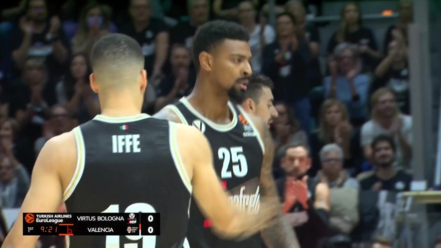 Mickey, una serata da leader: 16 punti al Valencia